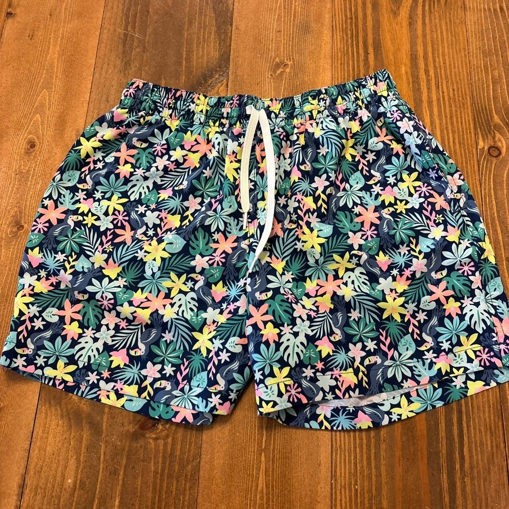 Chubbies Men's Size Medium 5" Inseam Floral Print Mesh Lined Swim Shorts